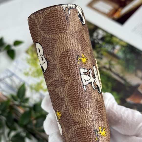 SOLD๐ Coach X Peanuts Snap Wallet In Signature Canvas With Snoopy Print CBN32 - Picture 7 of 15